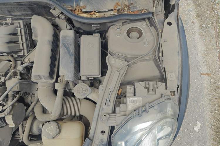 Used MINI 2011 1.6L ONE Engine Bay Left