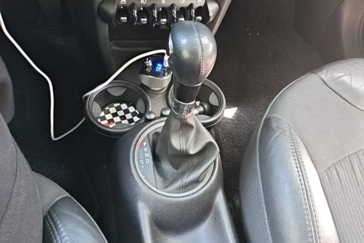 Used MINI 2011 1.6L COOPER Fun Gear Lever
