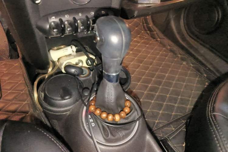 Used MINI 2011 1.6L ONE Gear Lever