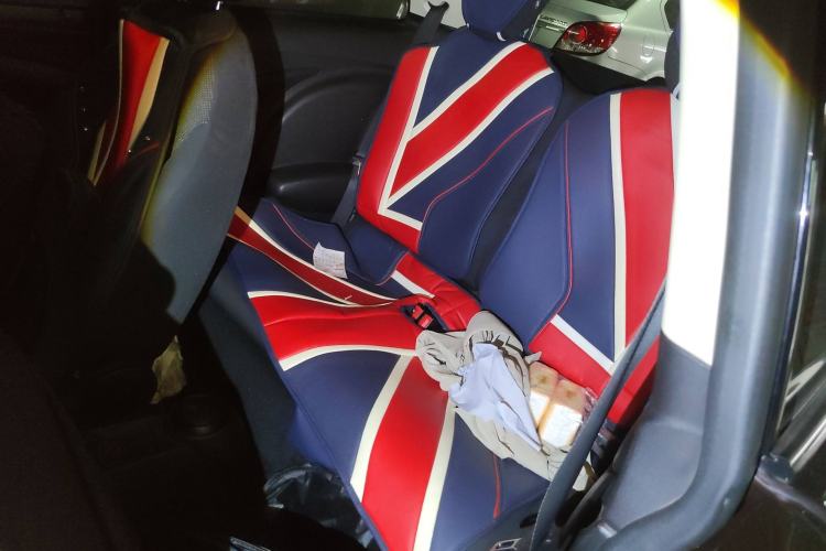 Used MINI 2011 1.6L ONE Interior 4