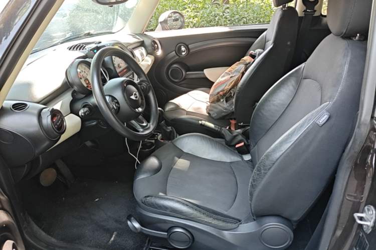Used MINI 2011 1.6L COOPER Fun Left Front Seat