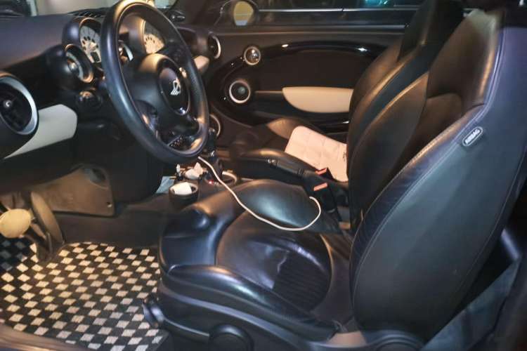 Used MINI 2011 1.6L COOPER CABRIO Left Rear Seat
