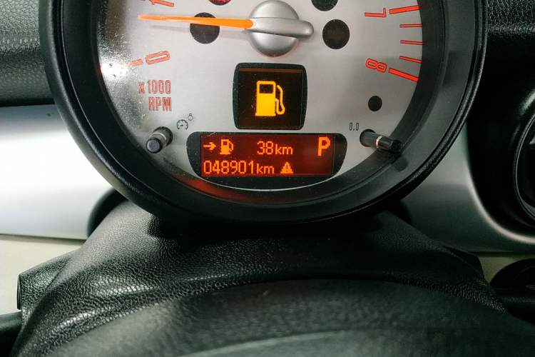 Used MINI 2011 1.6L COOPER Fun Odometer Close Up