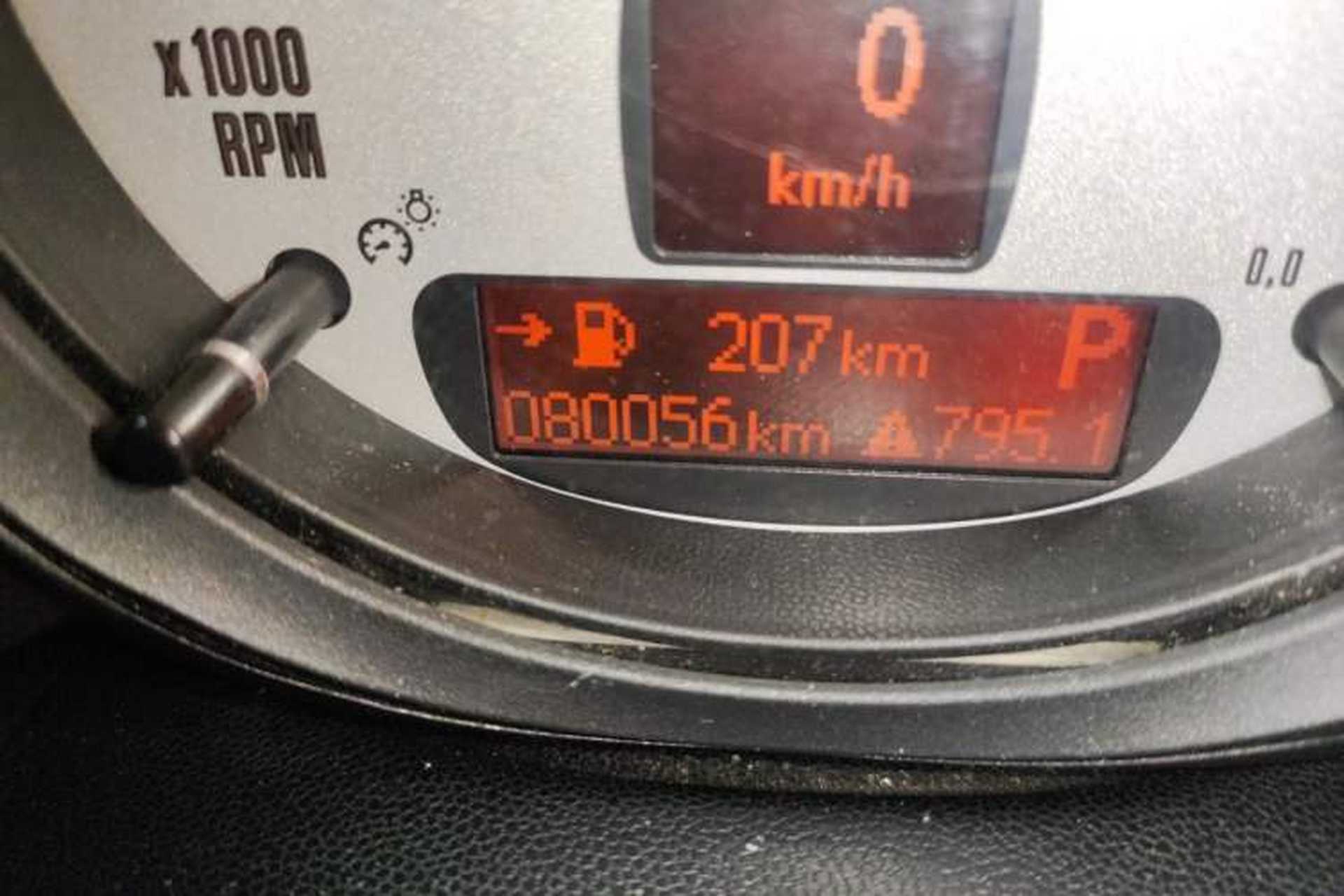 Used MINI 2011 1.6L COOPER Fun Odometer Close Up