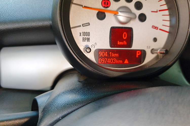 Used MINI 2011 1.6L COOPER Fun Odometer Close Up