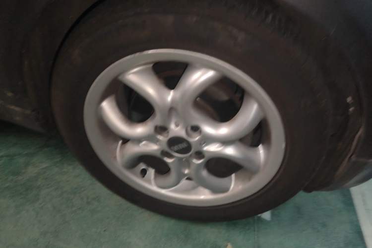 Used MINI 2011 1.6L COOPER Fun Right Front Wheel Hub