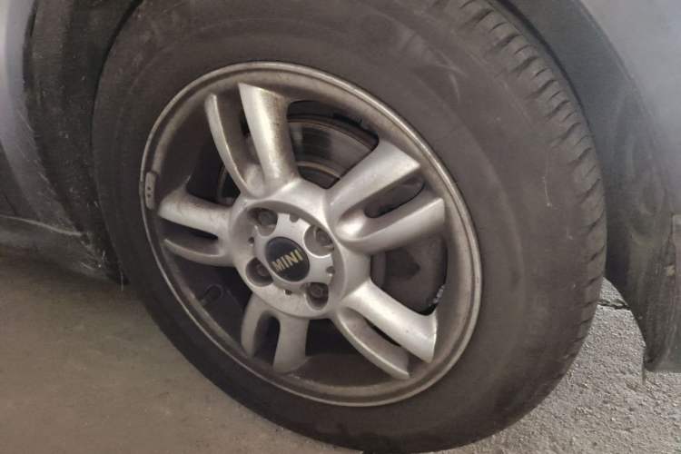 Used MINI 2011 1.6L ONE Right Front Wheel Hub