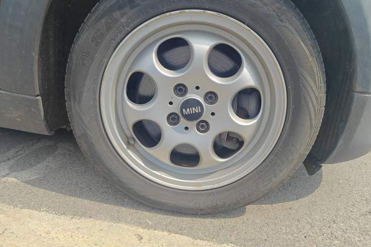 Used MINI 2011 1.6L ONE Right Front Wheel Hub