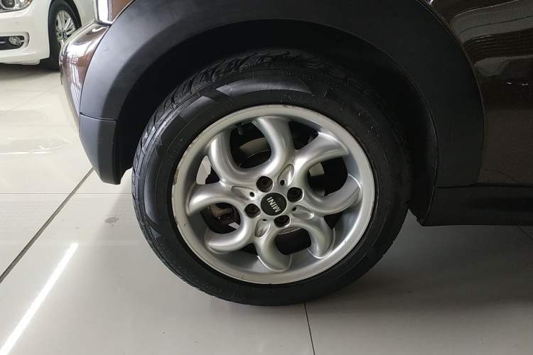 Used MINI 2011 1.6L COOPER Fun Right Rear Wheel Hub