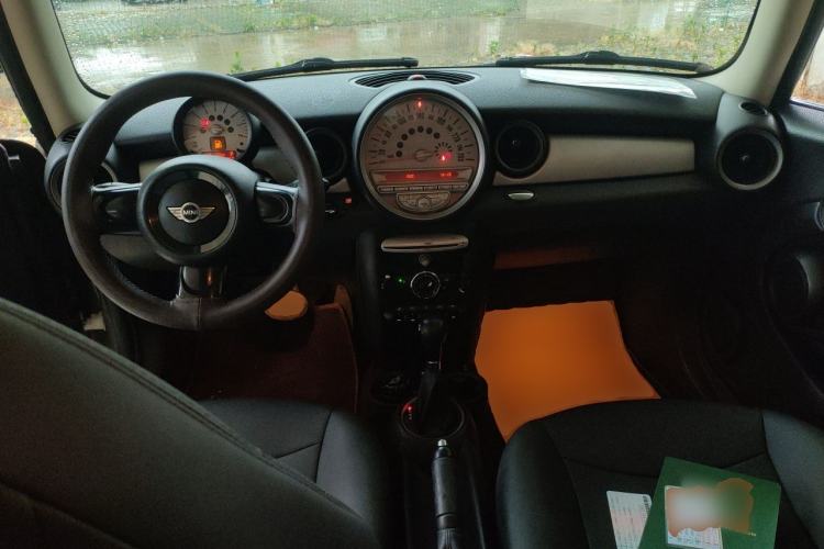 Used MINI 2011 1.6L ONE Center Console