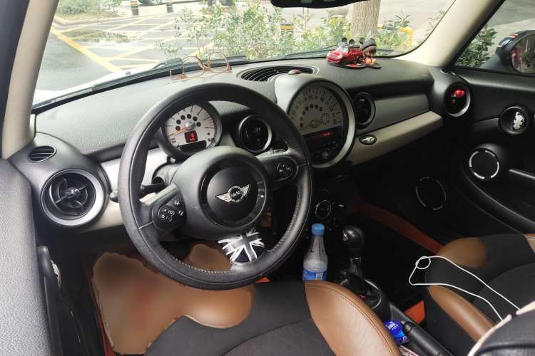 Used MINI 2011 1.6L COOPER Fun Center Console