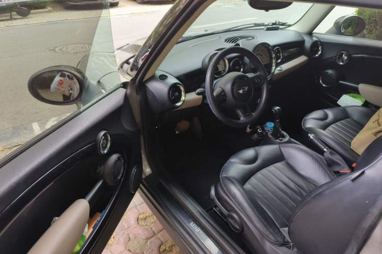 Used MINI 2011 1.6L ONE Driver Seat