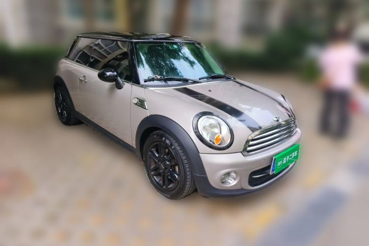 Used MINI 2011 1.6L ONE Front Right 45 Deg
