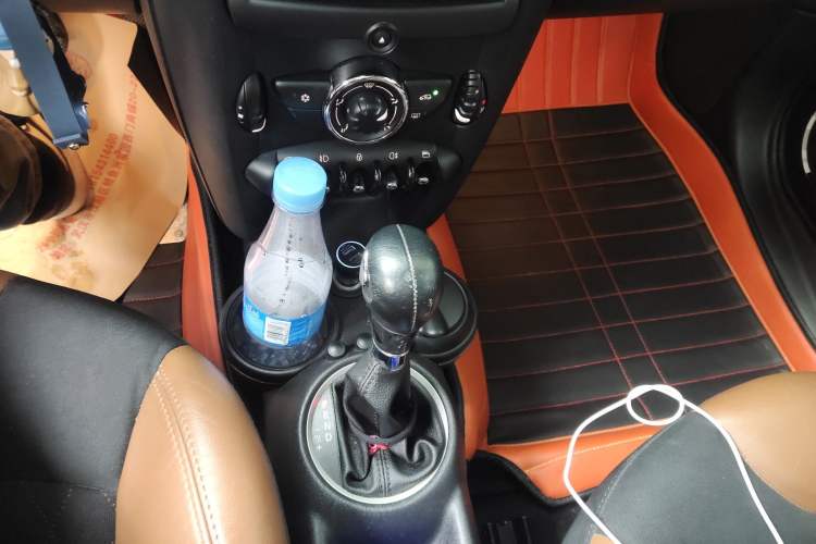 Used MINI 2011 1.6L COOPER Fun Gear Lever