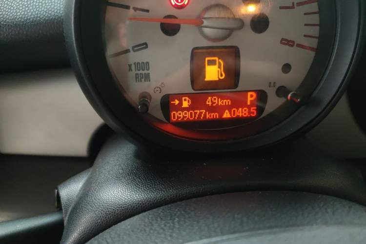 Used MINI 2011 1.6L ONE Odometer Close Up
