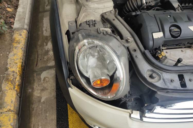 Used MINI 2011 1.6L COOPER Fun Right Front Headlight