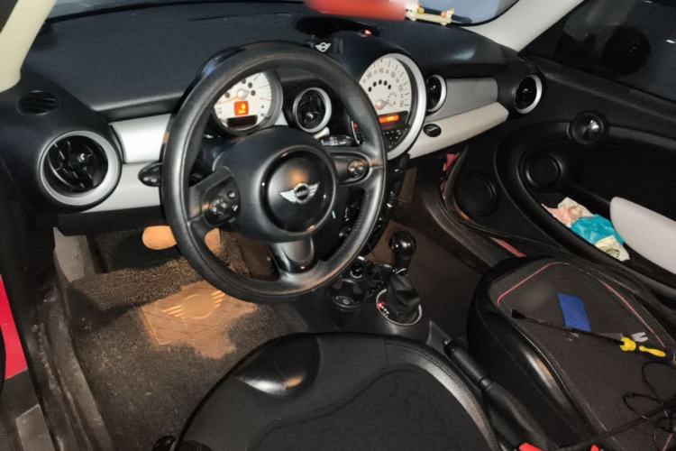 Used MINI 2011 1.6L COOPER Fun Center Console