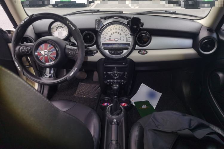 Used MINI 2011 1.6L COOPER Fun Center Console