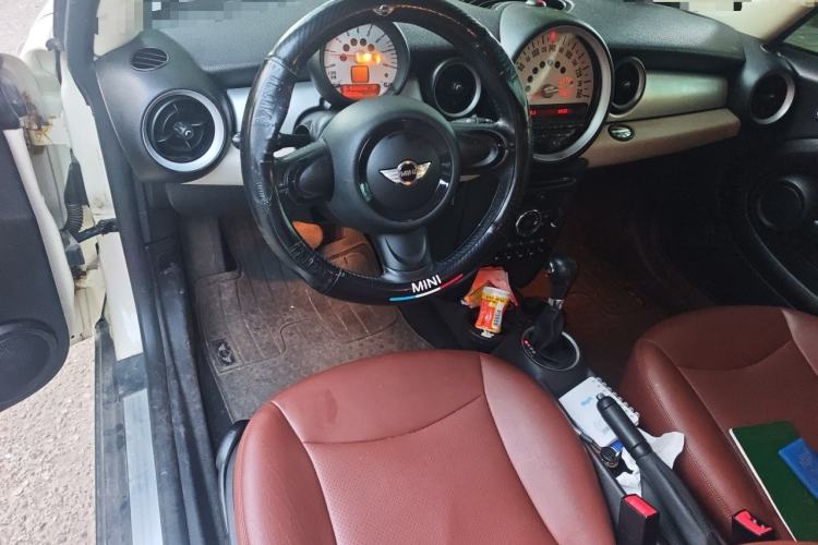 Used MINI 2011 1.6L ONE Center Console