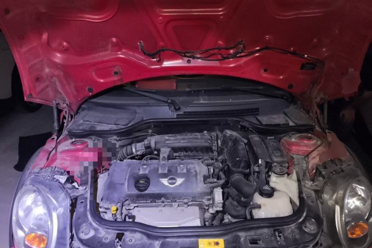 Used MINI 2011 1.6L COOPER Fun Engine Bay