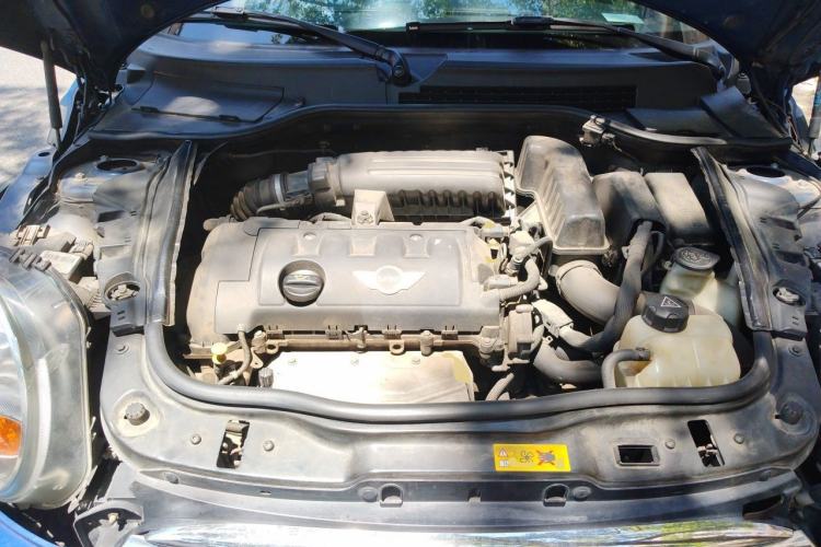 Used MINI 2011 1.6L COOPER Fun Engine Bay