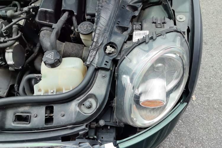 Used MINI 2011 1.6L COOPER Fun Engine Bay Left