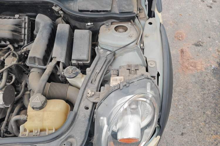 Used MINI 2011 1.6L COOPER Fun Engine Bay Left