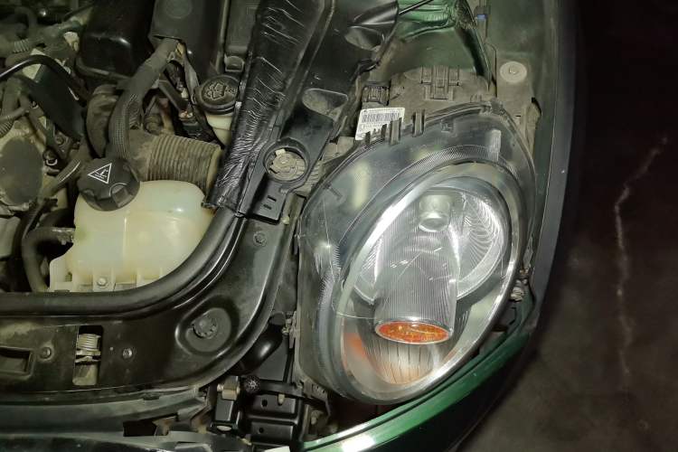 Used MINI 2011 1.6L COOPER Fun Engine Bay Left