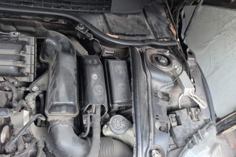 Used MINI 2011 1.6L COOPER Fun Engine Bay Left