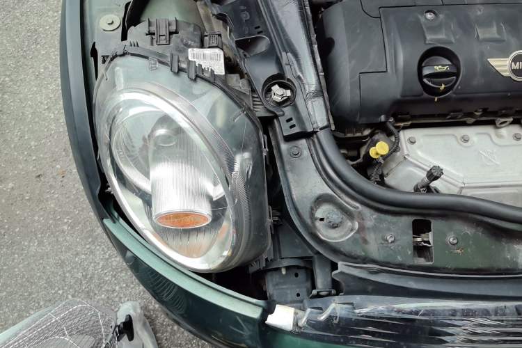Used MINI 2011 1.6L COOPER Fun Engine Bay Right