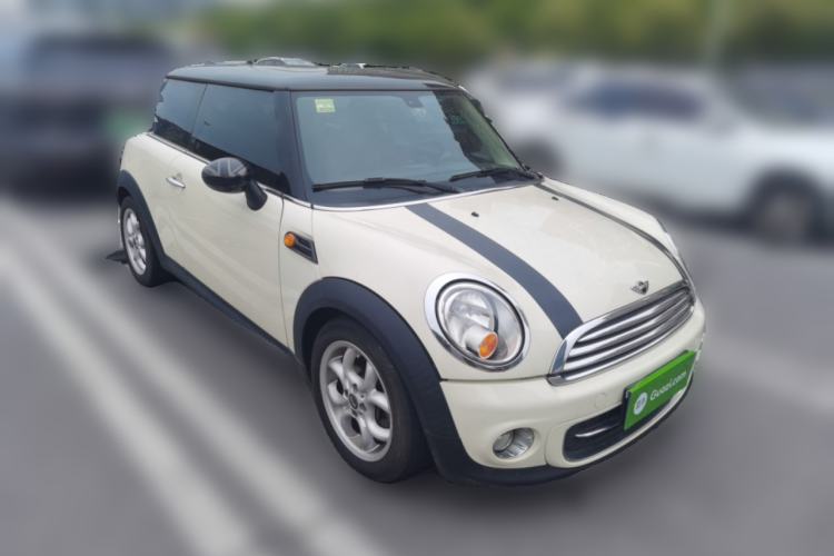 Used MINI 2011 1.6L COOPER Fun Front Right 45 Deg