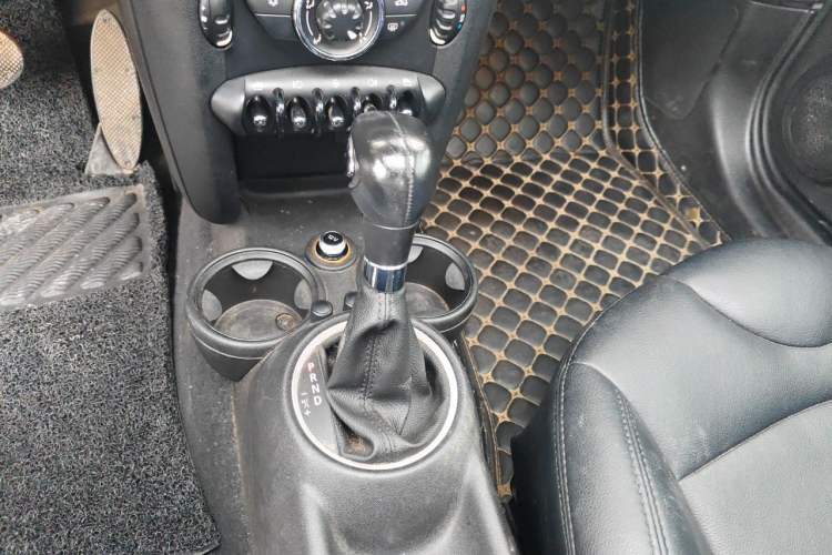 Used MINI 2011 1.6L COOPER Fun Gear Lever