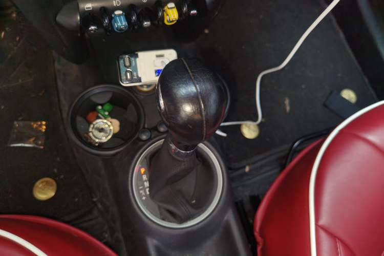 Used MINI 2011 1.6L COOPER Fun Gear Lever
