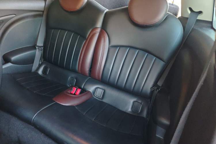 Used MINI 2011 1.6L COOPER Fun Left Rear Seat