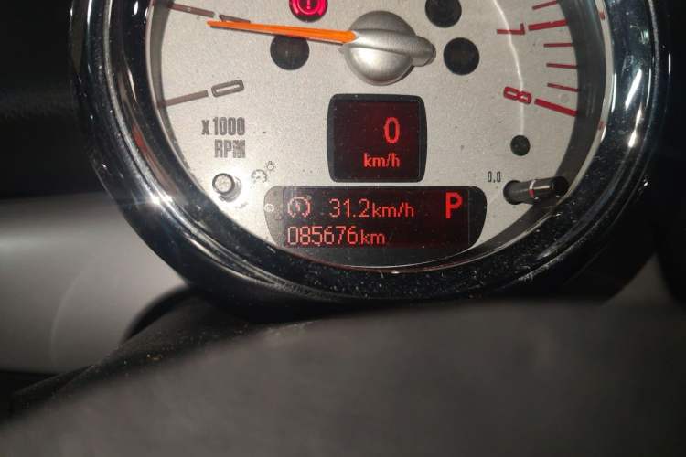 Used MINI 2011 1.6L COOPER Fun Odometer Close Up