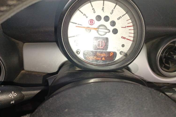 Used MINI 2011 1.6L COOPER Fun Odometer Close Up