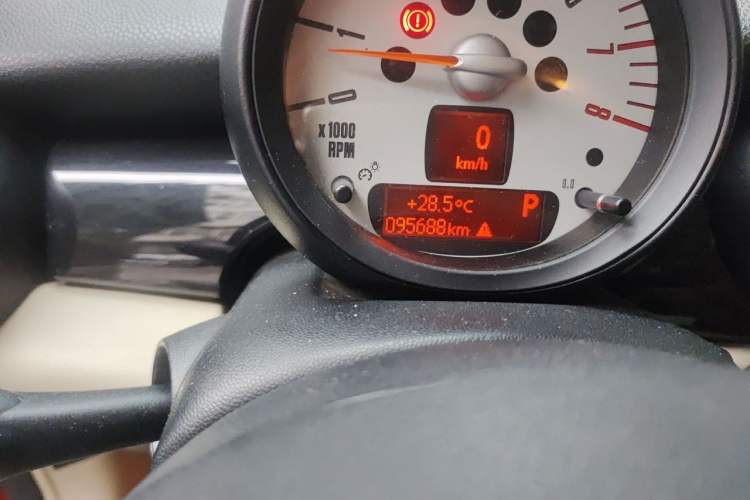 Used MINI 2011 1.6L COOPER Excitement Odometer Close Up