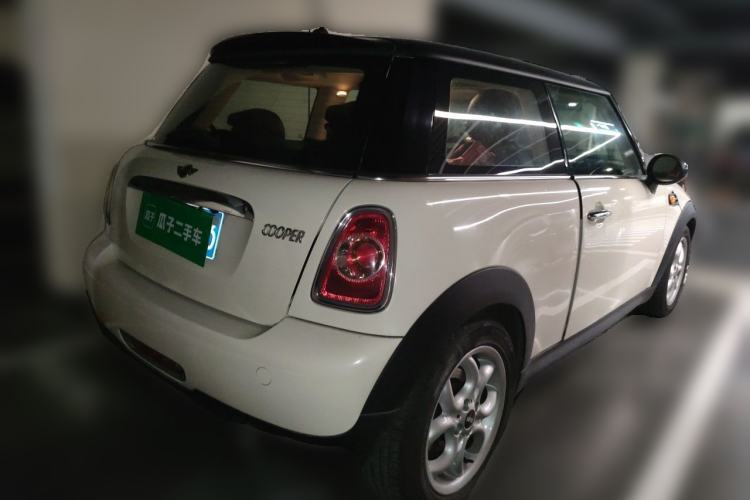 Used MINI 2011 1.6L COOPER Fun Rear Right 45 Deg