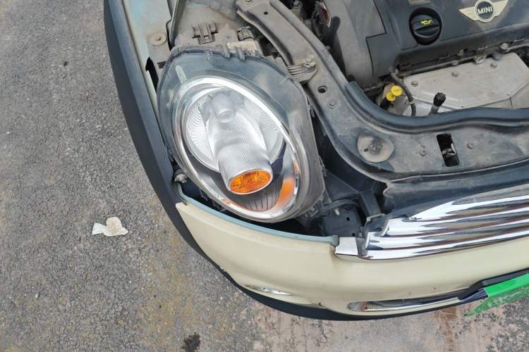Used MINI 2011 1.6L COOPER Fun Right Front Headlight
