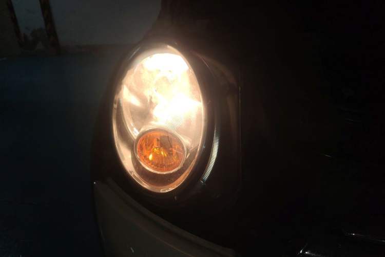 Used MINI 2011 1.6L COOPER Fun Right Front Headlight