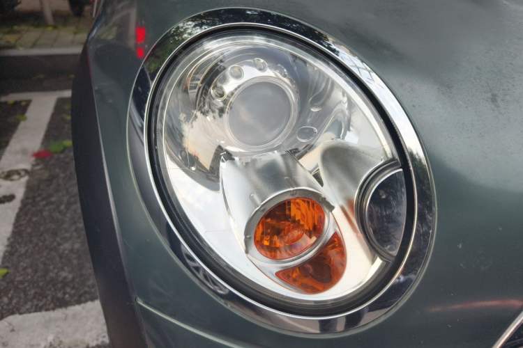 Used MINI 2011 1.6L COOPER Excitement Right Front Headlight