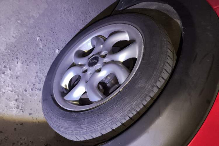 Used MINI 2011 1.6L COOPER Fun Right Front Wheel Hub