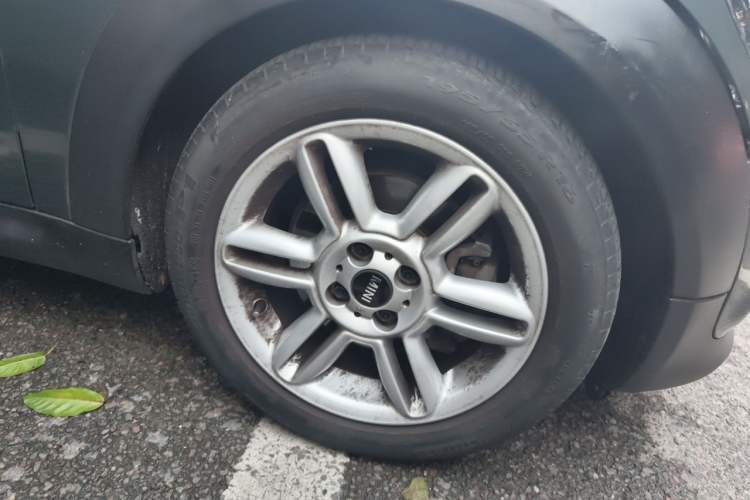 Used MINI 2011 1.6L COOPER Excitement Right Front Wheel Hub