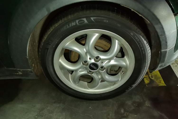 Used MINI 2011 1.6L COOPER Fun Right Front Wheel Hub