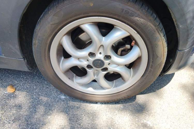 Used MINI 2011 1.6L COOPER Fun Right Front Wheel Hub
