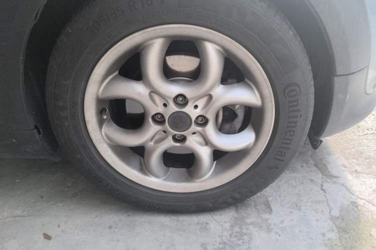 Used MINI 2011 1.6L COOPER Fun Right Front Wheel Hub