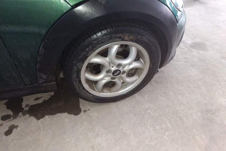 Used MINI 2011 1.6L COOPER Fun Right Front Wheel Hub