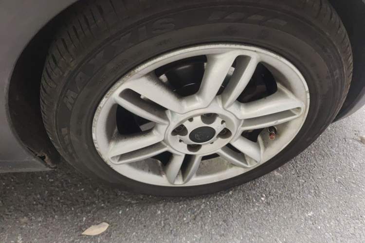 Used MINI 2011 1.6L COOPER Excitement Right Front Wheel Hub