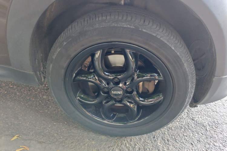 Used MINI 2011 1.6L COOPER Fun Right Front Wheel Hub