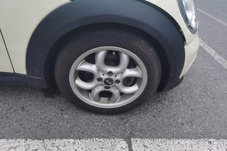 Used MINI 2011 1.6L COOPER Fun Right Front Wheel Hub